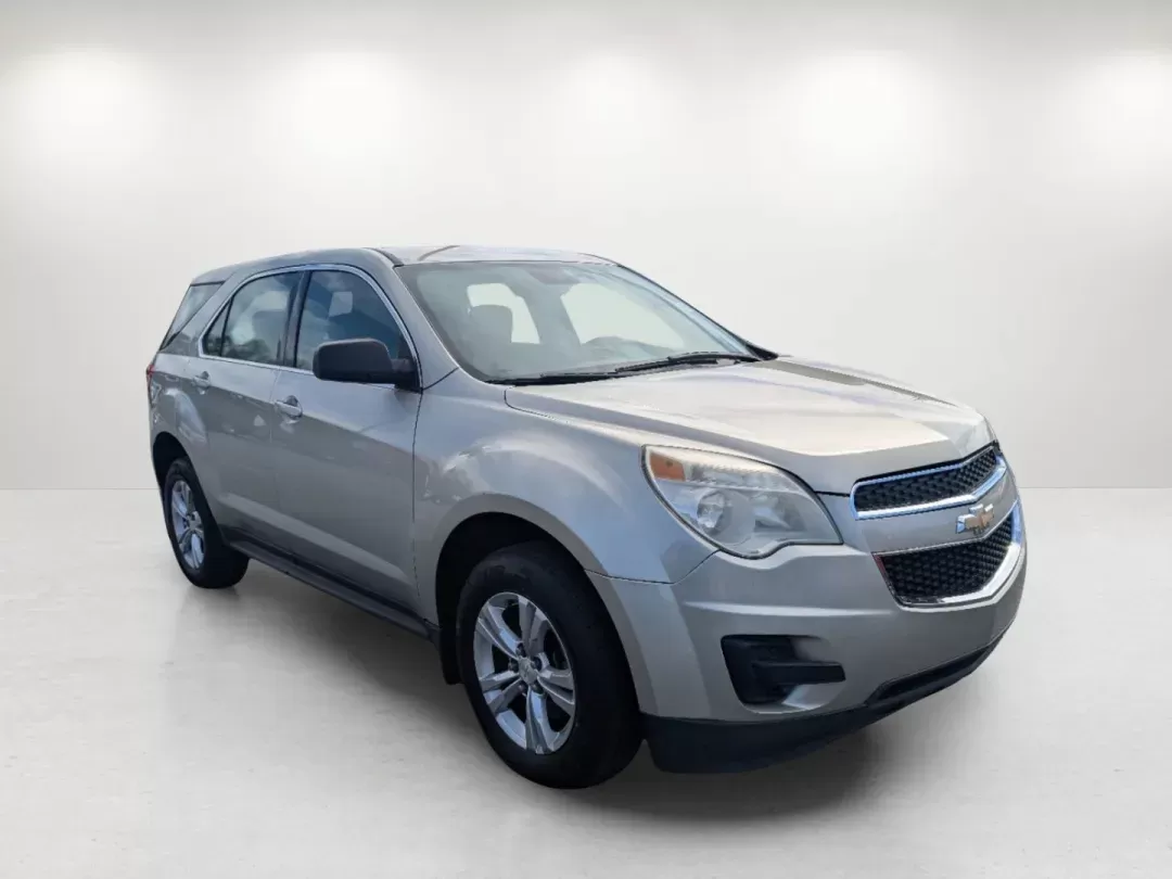 2013 /Light Titanium/Jet Black Chevrolet Equinox LS (2GNALBEKXD1) with an Gas/Ethanol I4 2.4/145 engine, 6-Speed Automatic transmission, located at 521 Old Farm Lane Rd, Prattville, AL, 36066, (334) 325-1505, 32.482460, -86.416367 - 2013 Chevrolet Equinox LS - Photo#3