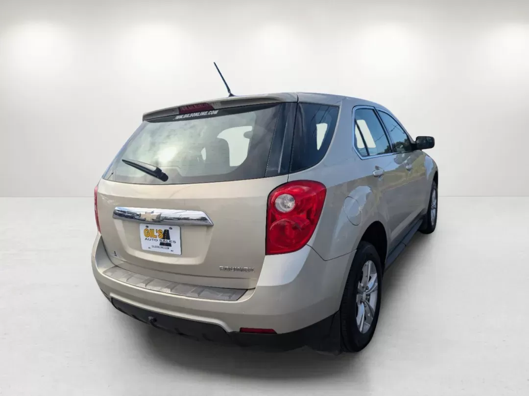 2013 /Light Titanium/Jet Black Chevrolet Equinox LS (2GNALBEKXD1) with an Gas/Ethanol I4 2.4/145 engine, 6-Speed Automatic transmission, located at 521 Old Farm Lane Rd, Prattville, AL, 36066, (334) 325-1505, 32.482460, -86.416367 - 2013 Chevrolet Equinox LS - Photo#5