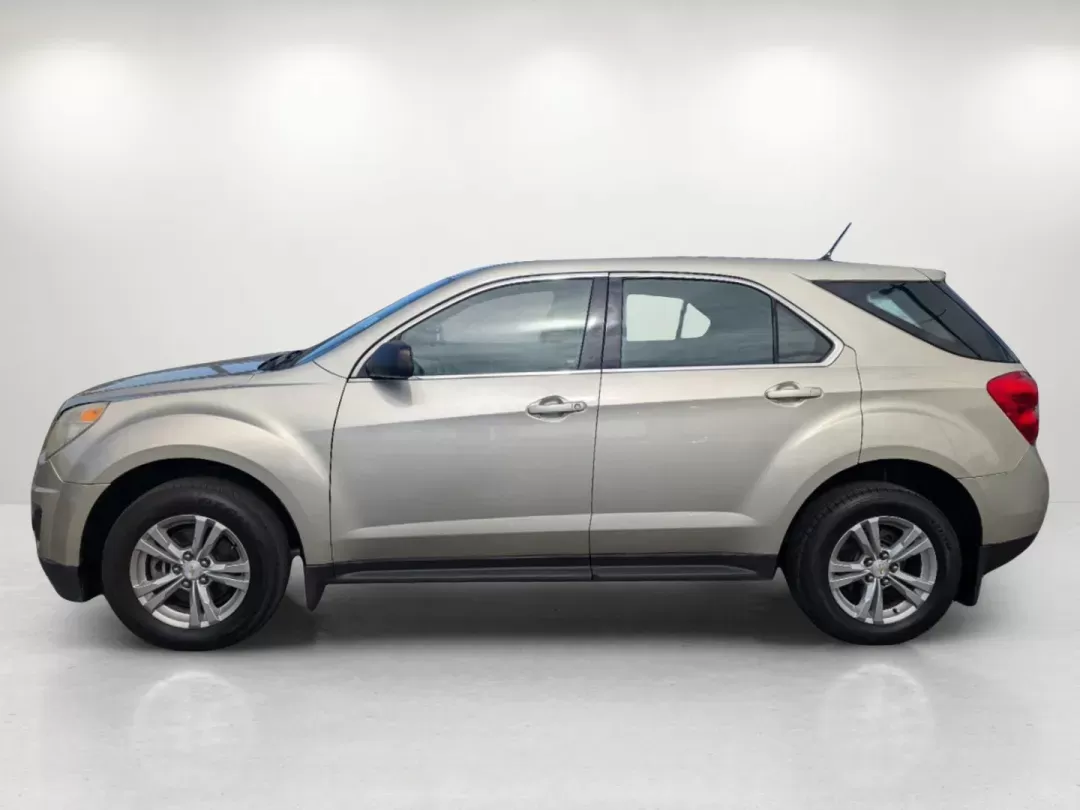 2013 /Light Titanium/Jet Black Chevrolet Equinox LS (2GNALBEKXD1) with an Gas/Ethanol I4 2.4/145 engine, 6-Speed Automatic transmission, located at 521 Old Farm Lane Rd, Prattville, AL, 36066, (334) 325-1505, 32.482460, -86.416367 - 2013 Chevrolet Equinox LS - Photo#8