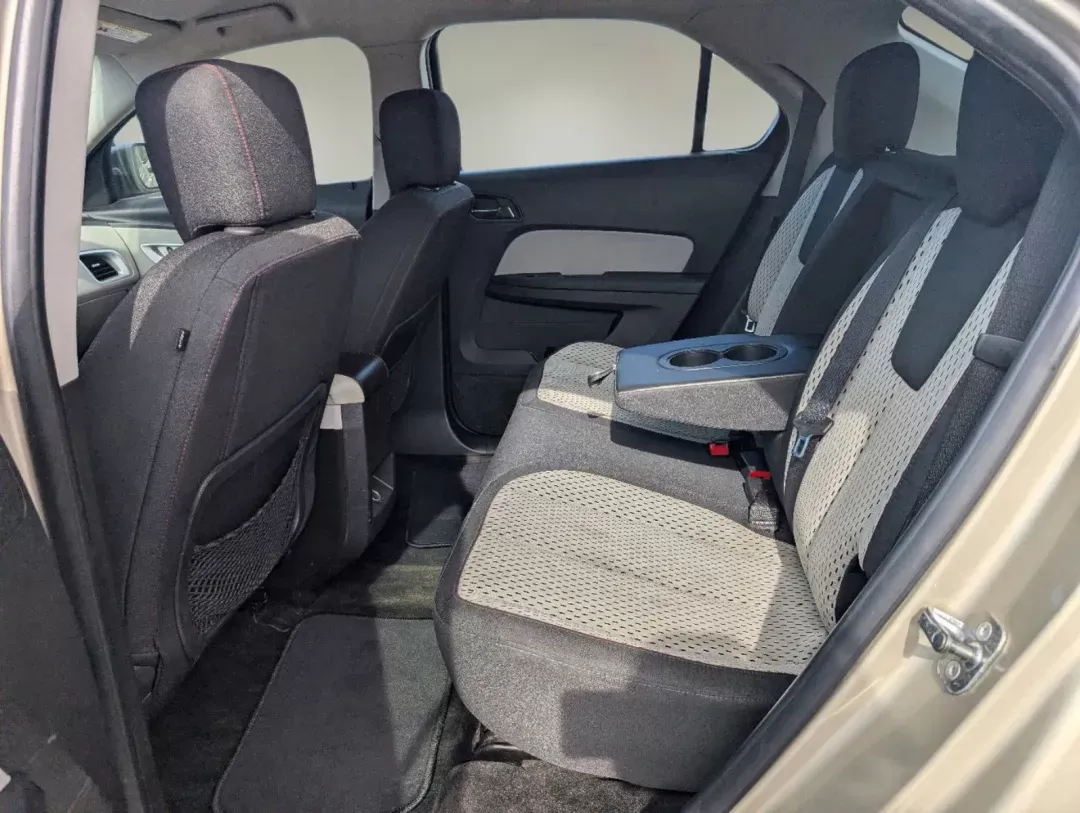 2013 /Light Titanium/Jet Black Chevrolet Equinox LS (2GNALBEKXD1) with an Gas/Ethanol I4 2.4/145 engine, 6-Speed Automatic transmission, located at 521 Old Farm Lane Rd, Prattville, AL, 36066, (334) 325-1505, 32.482460, -86.416367 - 2013 Chevrolet Equinox LS - Photo#11