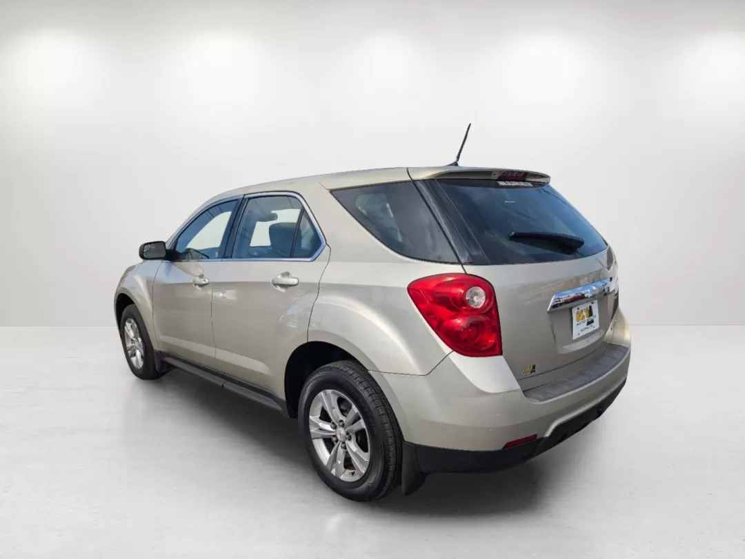 2013 /Light Titanium/Jet Black Chevrolet Equinox LS (2GNALBEKXD1) with an Other engine, located at 3959 U.S. 80 W, Phenix City, AL, 36870, (334) 297-4885, 32.469296, -85.135185 - **Discover Your Next Adventure with the 2013 Chevrolet Equinox LS at Gils Auto in Prattville, AL!**<br /> <br /> Are you ready to elevate your family's road trips or tackle your daily commute with style and comfort? Look no further than this 2013 Chevrolet Equinox LS, the perfect blend of versatilit - Photo#6