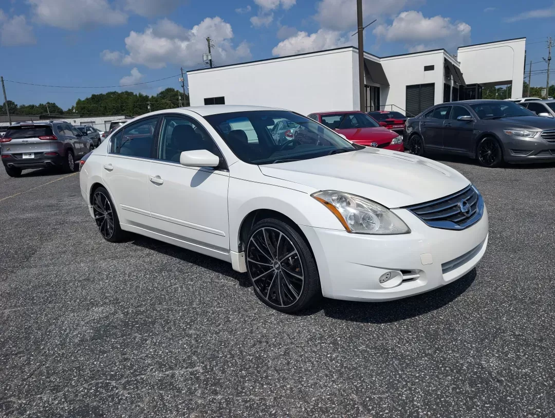 2010 Winter Frost Pearl /Charcoal Nissan Altima 2.5 S (1N4AL2AP9AN) with an Other engine, located at 3959 U.S. 80 W, Phenix City, AL, 36870, (334) 297-4885, 32.469296, -85.135185 - **Drive Your Lifestyle Forward with the 2010 Nissan Altima 2.5 S!**<br /> <br /> Are you searching for a reliable and stylish sedan that fits seamlessly into your busy lifestyle? Look no further than this stunning 2010 Nissan Altima 2.5 S available at Gils Auto, your trusted Buy Here Pay Here dealer - Photo#2