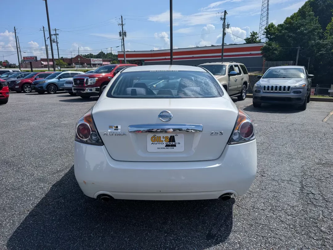 2010 Winter Frost Pearl /Charcoal Nissan Altima 2.5 S (1N4AL2AP9AN) with an Other engine, located at 3959 U.S. 80 W, Phenix City, AL, 36870, (334) 297-4885, 32.469296, -85.135185 - **Drive Your Lifestyle Forward with the 2010 Nissan Altima 2.5 S!**<br /> <br /> Are you searching for a reliable and stylish sedan that fits seamlessly into your busy lifestyle? Look no further than this stunning 2010 Nissan Altima 2.5 S available at Gils Auto, your trusted Buy Here Pay Here dealer - Photo#5