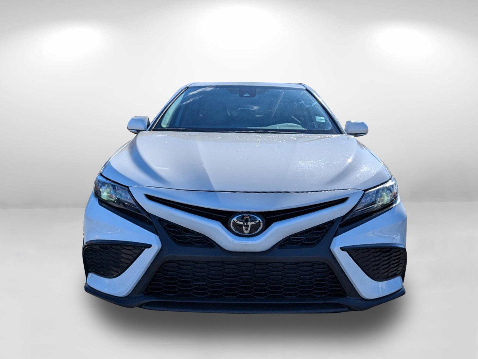 2022 Toyota Camry SE (4T1G11AKXNU) with an Regular Unleaded I-4 2.5 L/152 engine, 8-Speed Automatic w/OD transmission, located at 521 Old Farm Lane Rd, Prattville, AL, 36066, (334) 325-1505, 32.482460, -86.416367 - 2022 Toyota Camry SE - Photo#1