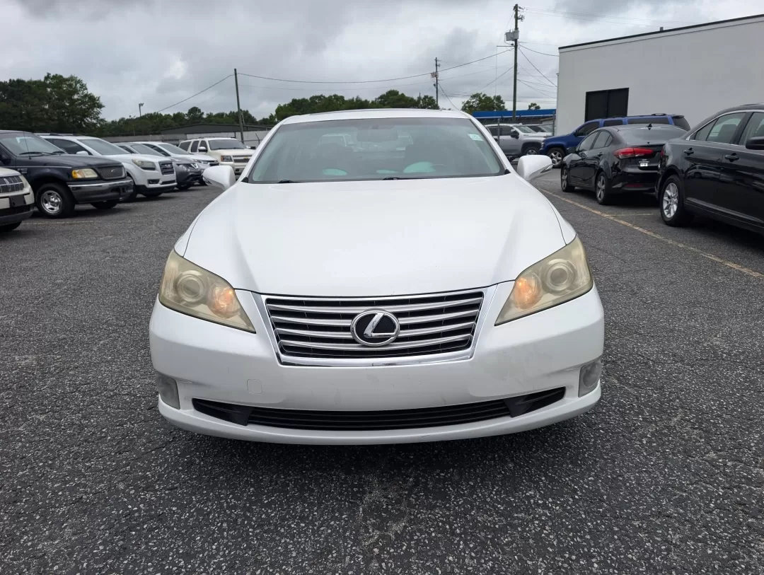 2012 Lexus ES 350 (JTHBK1EG5C2) with an Other engine, located at 3959 U.S. 80 W, Phenix City, AL, 36870, (334) 297-4885, 32.469296, -85.135185 - Are you ready to elevate your daily commute or weekend adventures? Discover the perfect blend of luxury and practicality with this stunning 2012 Lexus ES 350 available at Gils Auto in Phenix City, AL. This sleek, white sedan not only boasts elegant styling but also offers a plethora of features that - Photo#1
