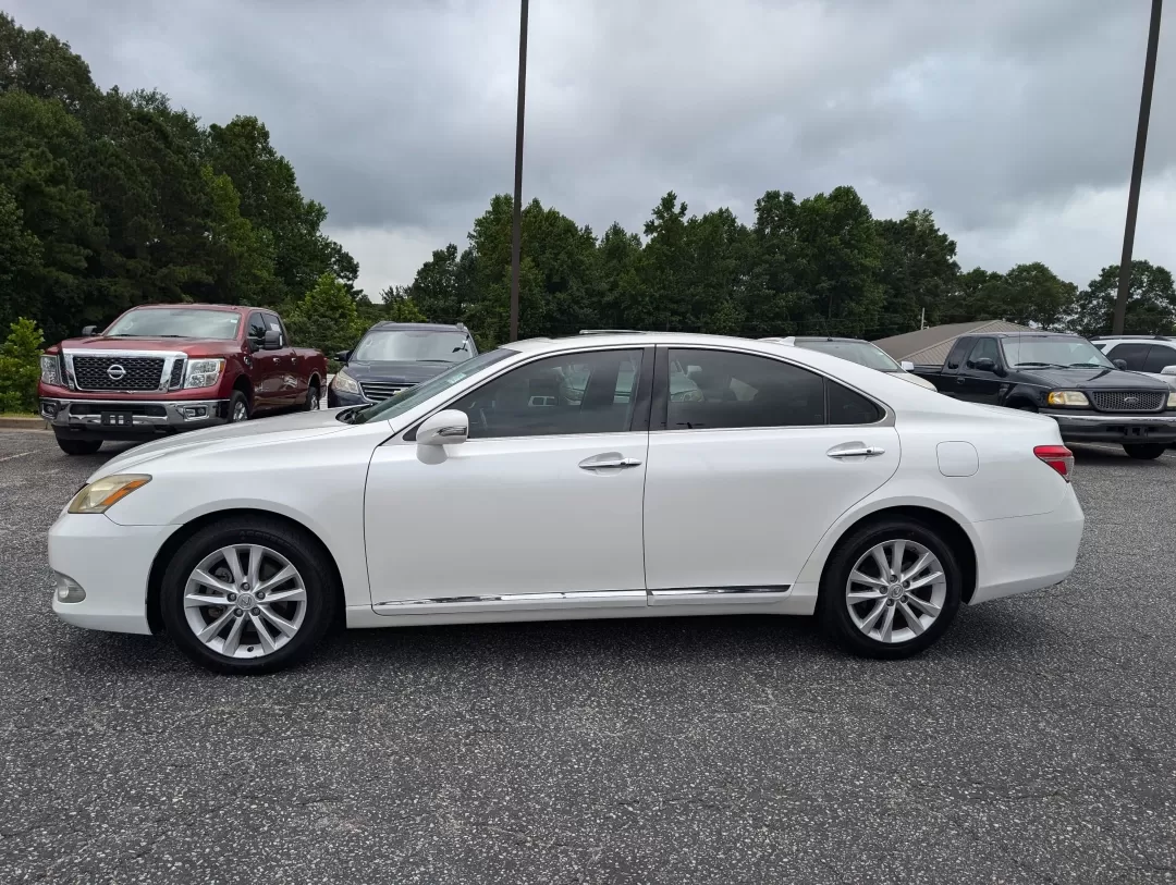 2012 Lexus ES 350 (JTHBK1EG5C2) with an Other engine, located at 3959 U.S. 80 W, Phenix City, AL, 36870, (334) 297-4885, 32.469296, -85.135185 - Are you ready to elevate your daily commute or weekend adventures? Discover the perfect blend of luxury and practicality with this stunning 2012 Lexus ES 350 available at Gils Auto in Phenix City, AL. This sleek, white sedan not only boasts elegant styling but also offers a plethora of features that - Photo#7