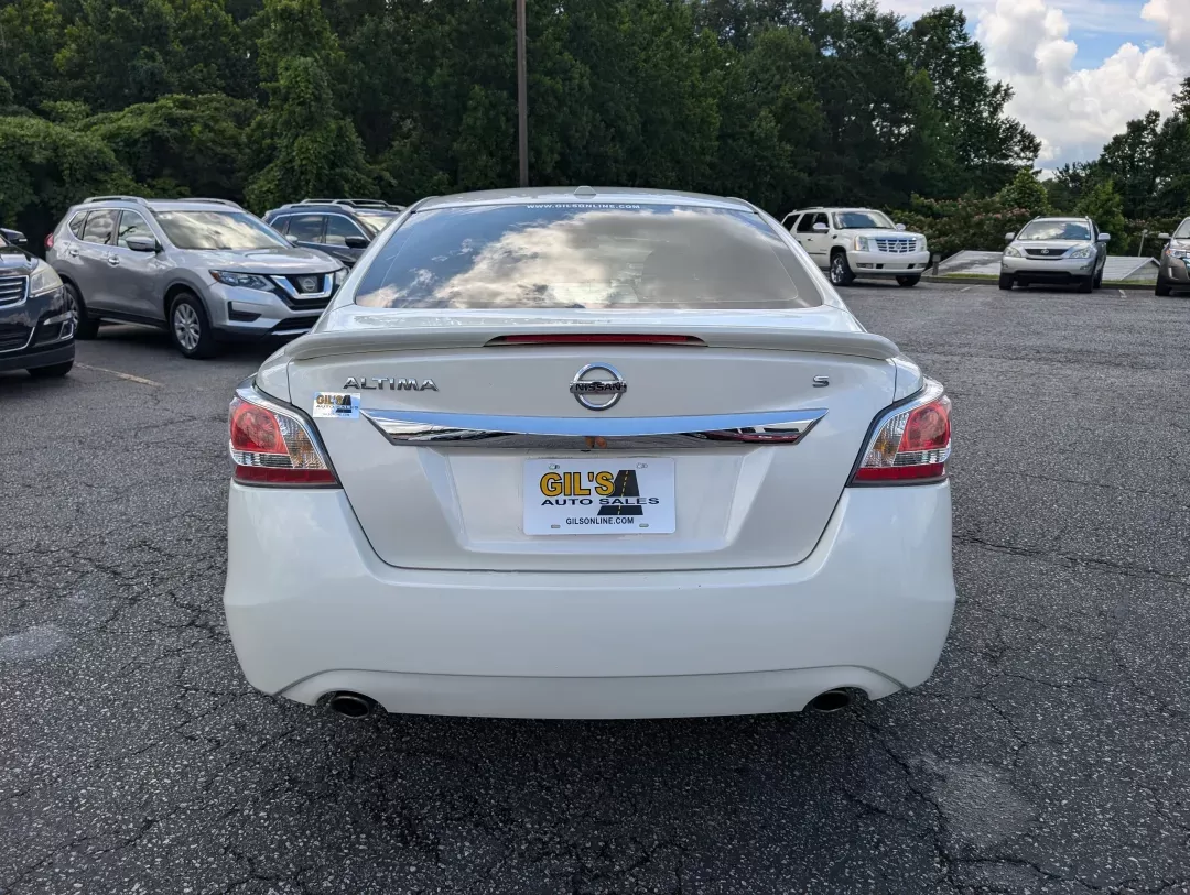 2015 /Charcoal Nissan Altima 2.5 S (1N4AL3AP0FC) with an Regular Unleaded I-4 2.5 L/152 engine, 1-Speed CVT w/OD transmission, located at 3959 U.S. 80 W, Phenix City, AL, 36870, (334) 297-4885, 32.469296, -85.135185 - 2015 Nissan Altima 2.5 S - Photo#5