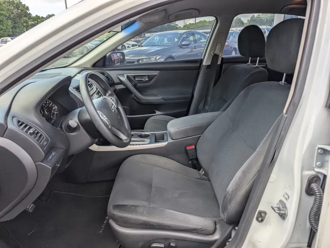 2015 /Charcoal Nissan Altima 2.5 S (1N4AL3AP0FC) with an Regular Unleaded I-4 2.5 L/152 engine, 1-Speed CVT w/OD transmission, located at 3959 U.S. 80 W, Phenix City, AL, 36870, (334) 297-4885, 32.469296, -85.135185 - 2015 Nissan Altima 2.5 S - Photo#9