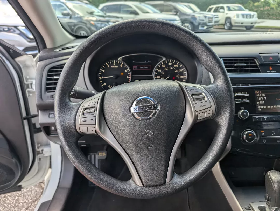 2015 /Charcoal Nissan Altima 2.5 S (1N4AL3AP0FC) with an Regular Unleaded I-4 2.5 L/152 engine, 1-Speed CVT w/OD transmission, located at 3959 U.S. 80 W, Phenix City, AL, 36870, (334) 297-4885, 32.469296, -85.135185 - 2015 Nissan Altima 2.5 S - Photo#15