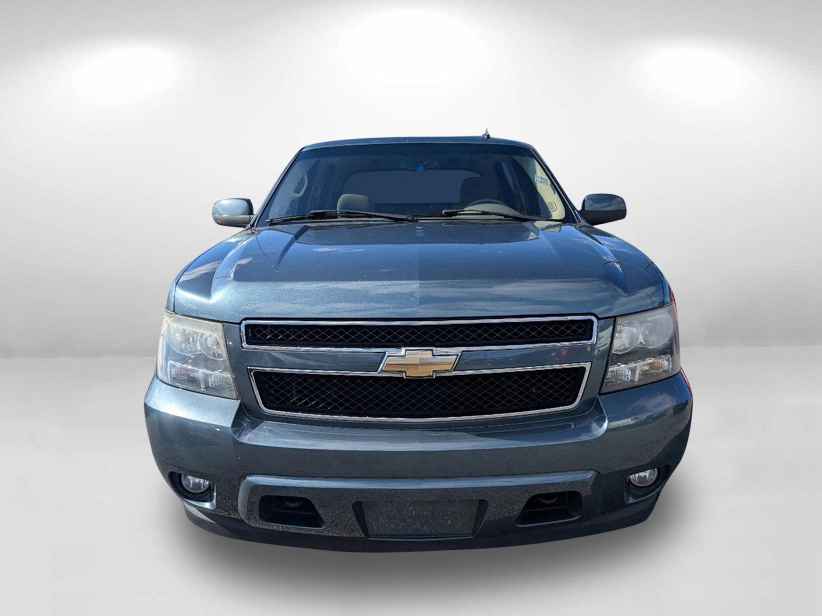 2008 /Dark Titanium/Light Titanium Chevrolet Avalanche LT w/1LT (3GNFK123X8G) with an Gas/Ethanol V8 5.3L/325 engine, 4-Speed Automatic w/OD transmission, located at 3959 U.S. 80 W, Phenix City, AL, 36870, (334) 297-4885, 32.469296, -85.135185 - 2008 Chevrolet Avalanche LT w/1LT - Photo#1