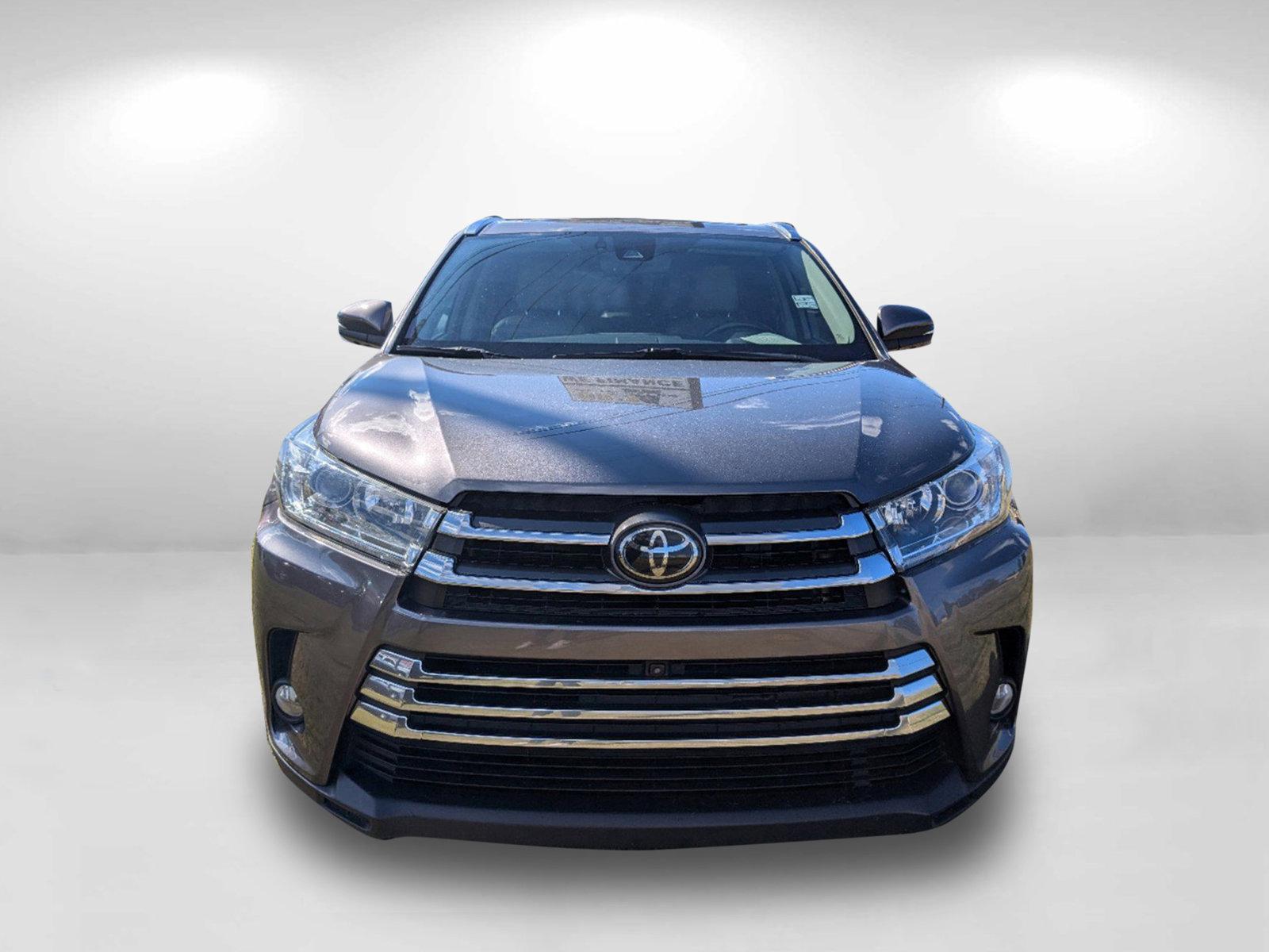 2018 Toyota Highlander Limited (5TDYZRFH4JS) with an Regular Unleaded V-6 3.5 L/211 engine, 8-Speed Automatic w/OD transmission, located at 1430 Gateway Drive, Opelika, AL, 36801, (334) 239-0944, 32.637871, -85.409790 - 2018 Toyota Highlander Limited - Photo#1