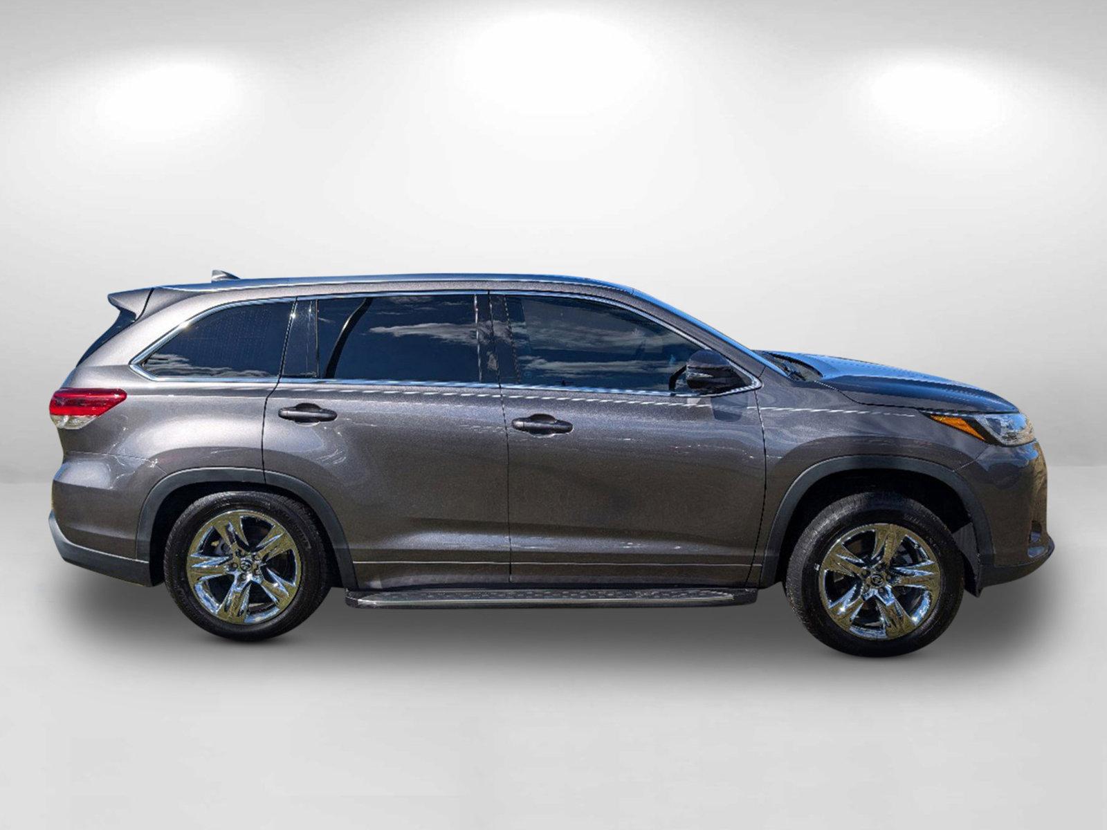 2018 Toyota Highlander Limited (5TDYZRFH4JS) with an Regular Unleaded V-6 3.5 L/211 engine, 8-Speed Automatic w/OD transmission, located at 1430 Gateway Drive, Opelika, AL, 36801, (334) 239-0944, 32.637871, -85.409790 - 2018 Toyota Highlander Limited - Photo#3