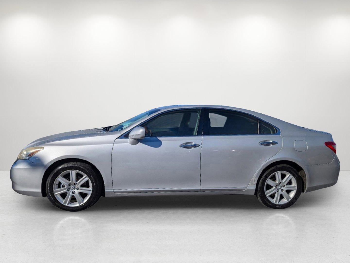 2007 Lexus ES 350 (JTHBJ46G572) with an Gas V6 3.5L/210 engine, 6-Speed Automatic transmission, located at 1430 Gateway Drive, Opelika, AL, 36801, (334) 239-0944, 32.637871, -85.409790 - 2007 Lexus ES 350 - Photo#7