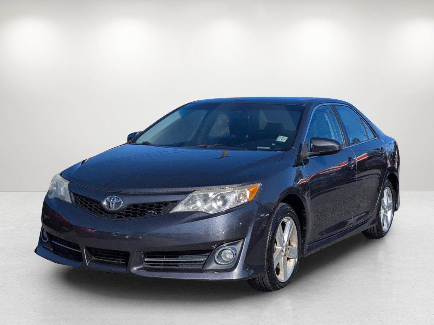 2014 Toyota Camry SE (4T1BF1FK8EU) with an Regular Unleaded I-4 2.5 L/152 engine, 6-Speed Automatic w/OD transmission, located at 1430 Gateway Drive, Opelika, AL, 36801, (334) 239-0944, 32.637871, -85.409790 - 2014 Toyota Camry SE - Photo#0