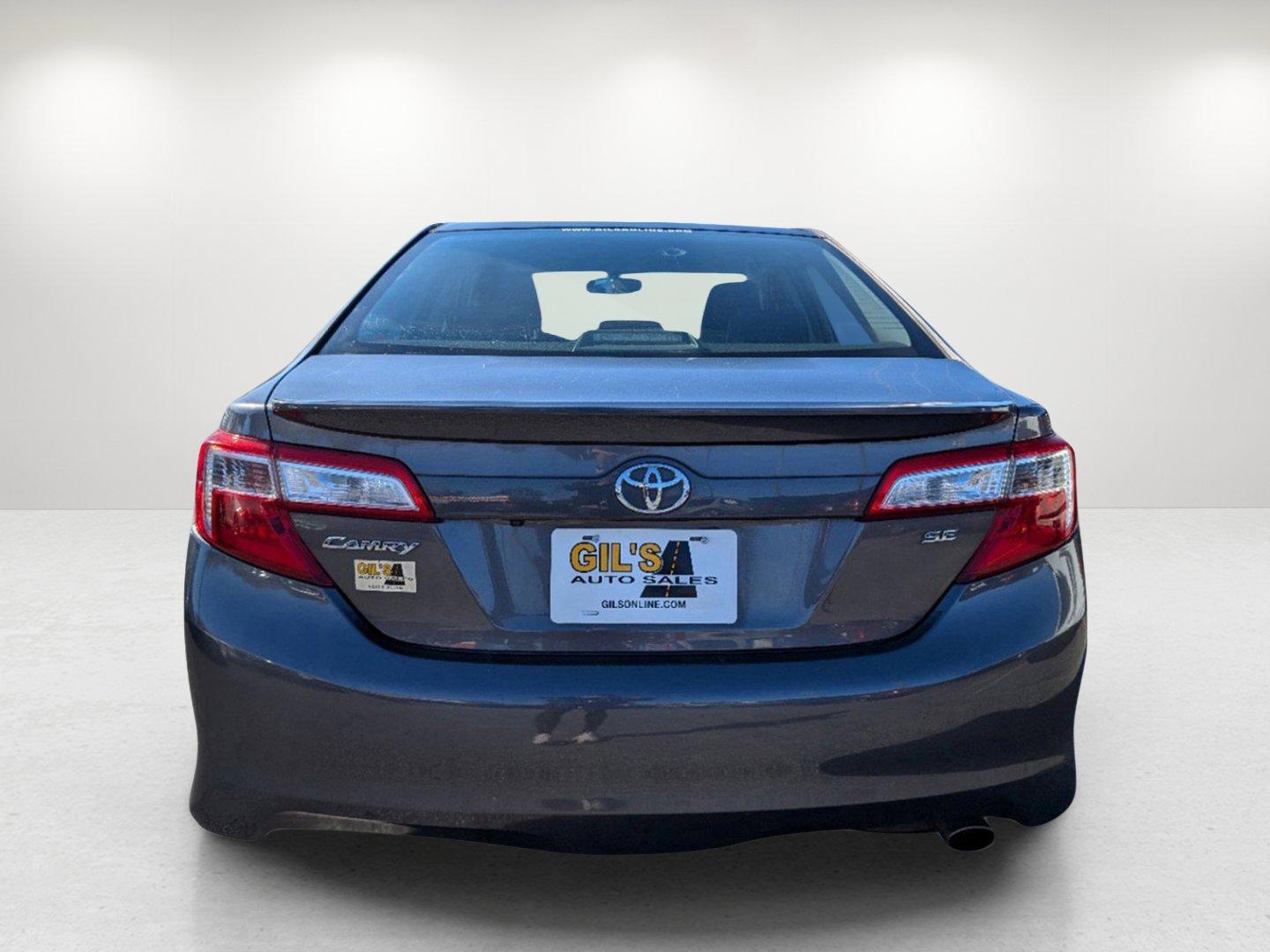 2014 Toyota Camry SE (4T1BF1FK8EU) with an Regular Unleaded I-4 2.5 L/152 engine, 6-Speed Automatic w/OD transmission, located at 1430 Gateway Drive, Opelika, AL, 36801, (334) 239-0944, 32.637871, -85.409790 - 2014 Toyota Camry SE - Photo#5