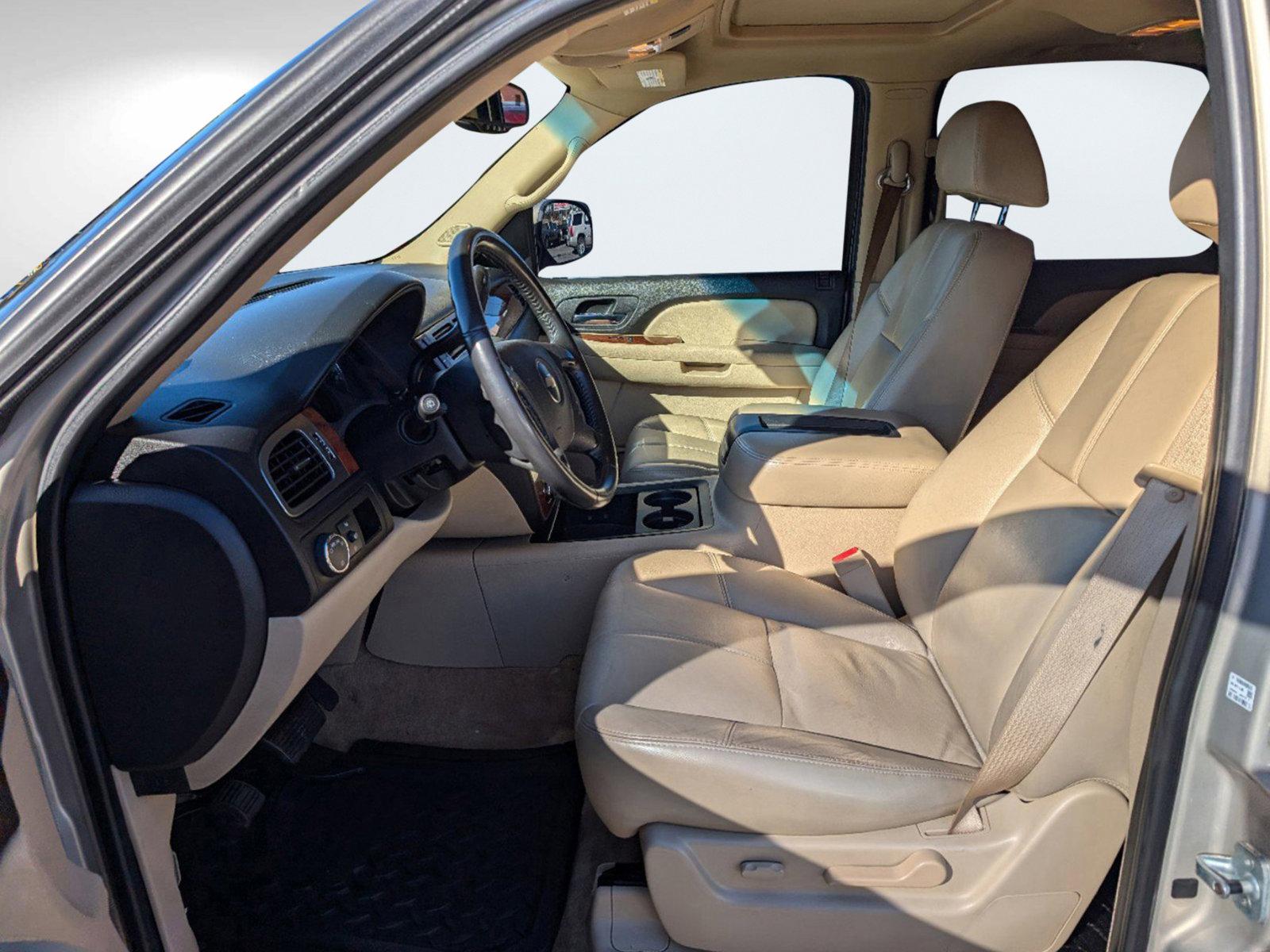 2007 /Ebony/Light Cashmere Chevrolet Tahoe LT (1GNFC13037R) with an Gas/Ethanol V8 5.3L/323 engine, 4-Speed Automatic w/OD transmission, located at 3959 U.S. 80 W, Phenix City, AL, 36870, (334) 297-4885, 32.469296, -85.135185 - 2007 Chevrolet Tahoe LT - Photo#10