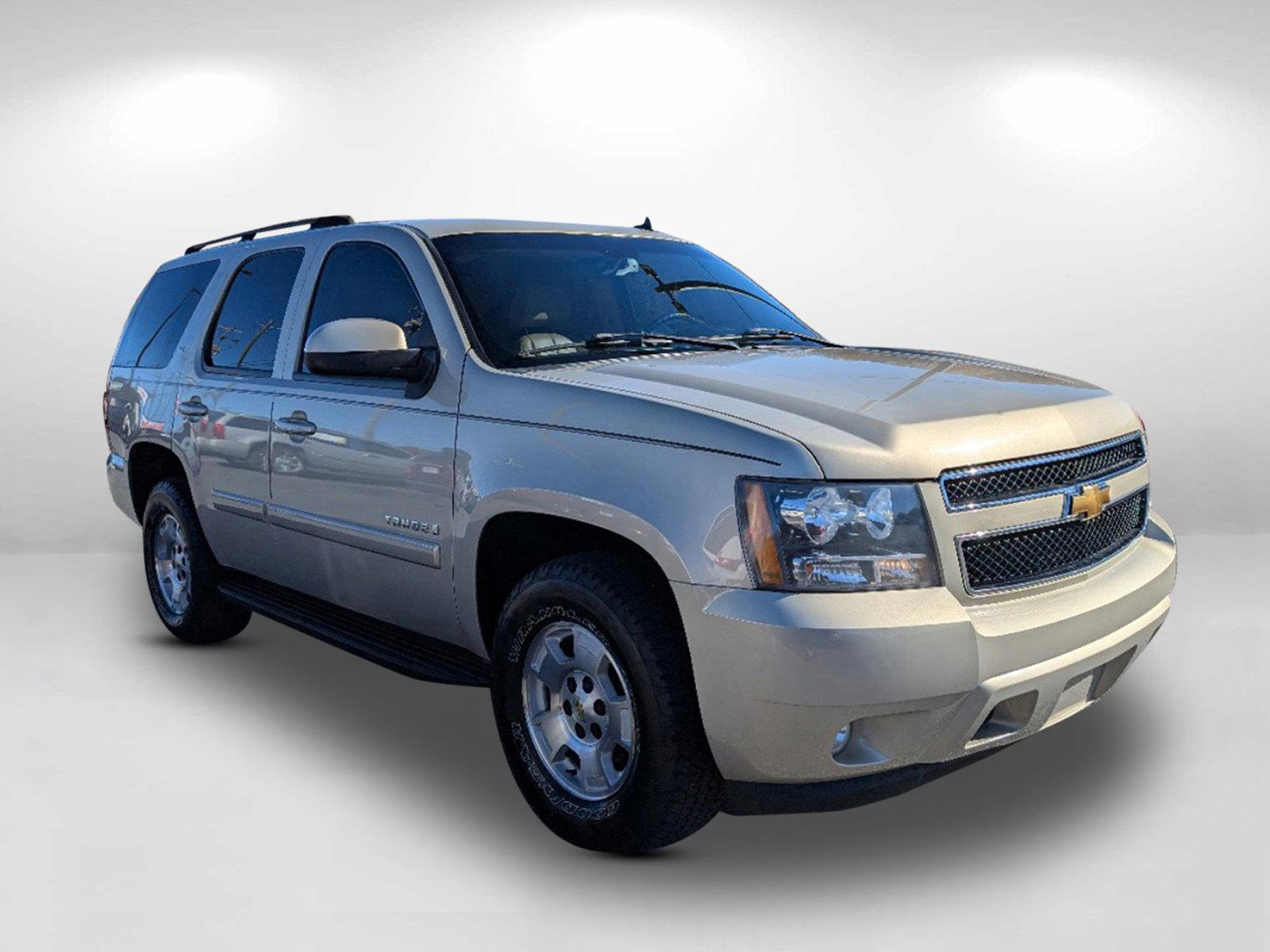 2007 /Ebony/Light Cashmere Chevrolet Tahoe LT (1GNFC13037R) with an Gas/Ethanol V8 5.3L/323 engine, 4-Speed Automatic w/OD transmission, located at 3959 U.S. 80 W, Phenix City, AL, 36870, (334) 297-4885, 32.469296, -85.135185 - 2007 Chevrolet Tahoe LT - Photo#3