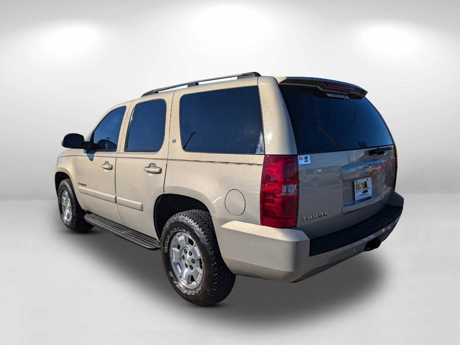 2007 /Ebony/Light Cashmere Chevrolet Tahoe LT (1GNFC13037R) with an Gas/Ethanol V8 5.3L/323 engine, 4-Speed Automatic w/OD transmission, located at 3959 U.S. 80 W, Phenix City, AL, 36870, (334) 297-4885, 32.469296, -85.135185 - 2007 Chevrolet Tahoe LT - Photo#7