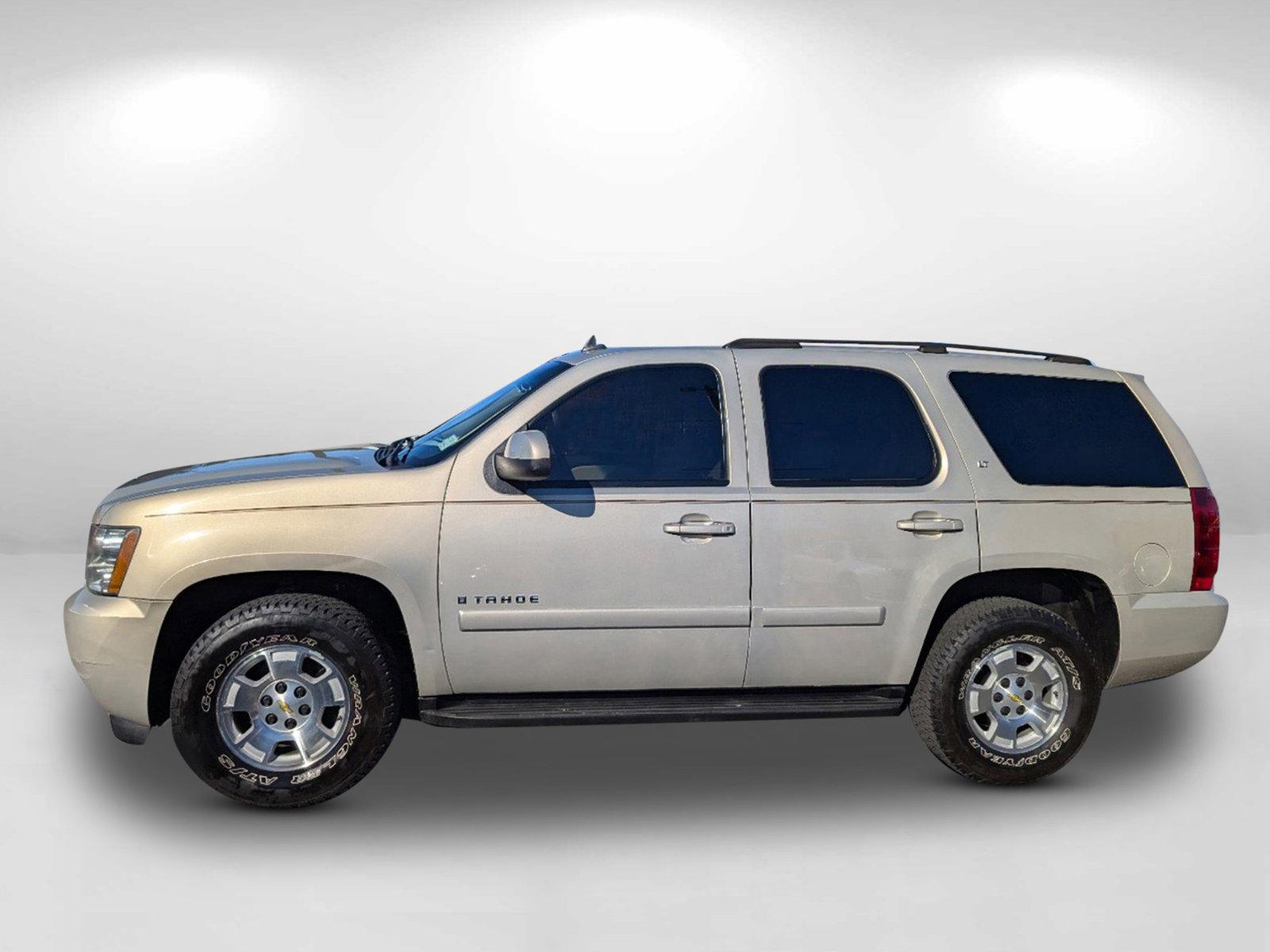 2007 /Ebony/Light Cashmere Chevrolet Tahoe LT (1GNFC13037R) with an Gas/Ethanol V8 5.3L/323 engine, 4-Speed Automatic w/OD transmission, located at 3959 U.S. 80 W, Phenix City, AL, 36870, (334) 297-4885, 32.469296, -85.135185 - 2007 Chevrolet Tahoe LT - Photo#8