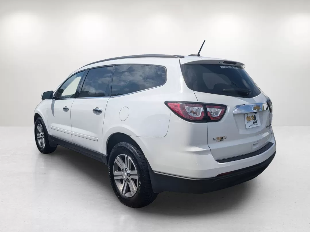 2016 /Dark Titanium/Light Titanium Chevrolet Traverse LT (1GNKRGKD3GJ) with an Other engine, located at 3959 U.S. 80 W, Phenix City, AL, 36870, (334) 297-4885, 32.469296, -85.135185 - 2016 Chevrolet Traverse LT - Photo#6