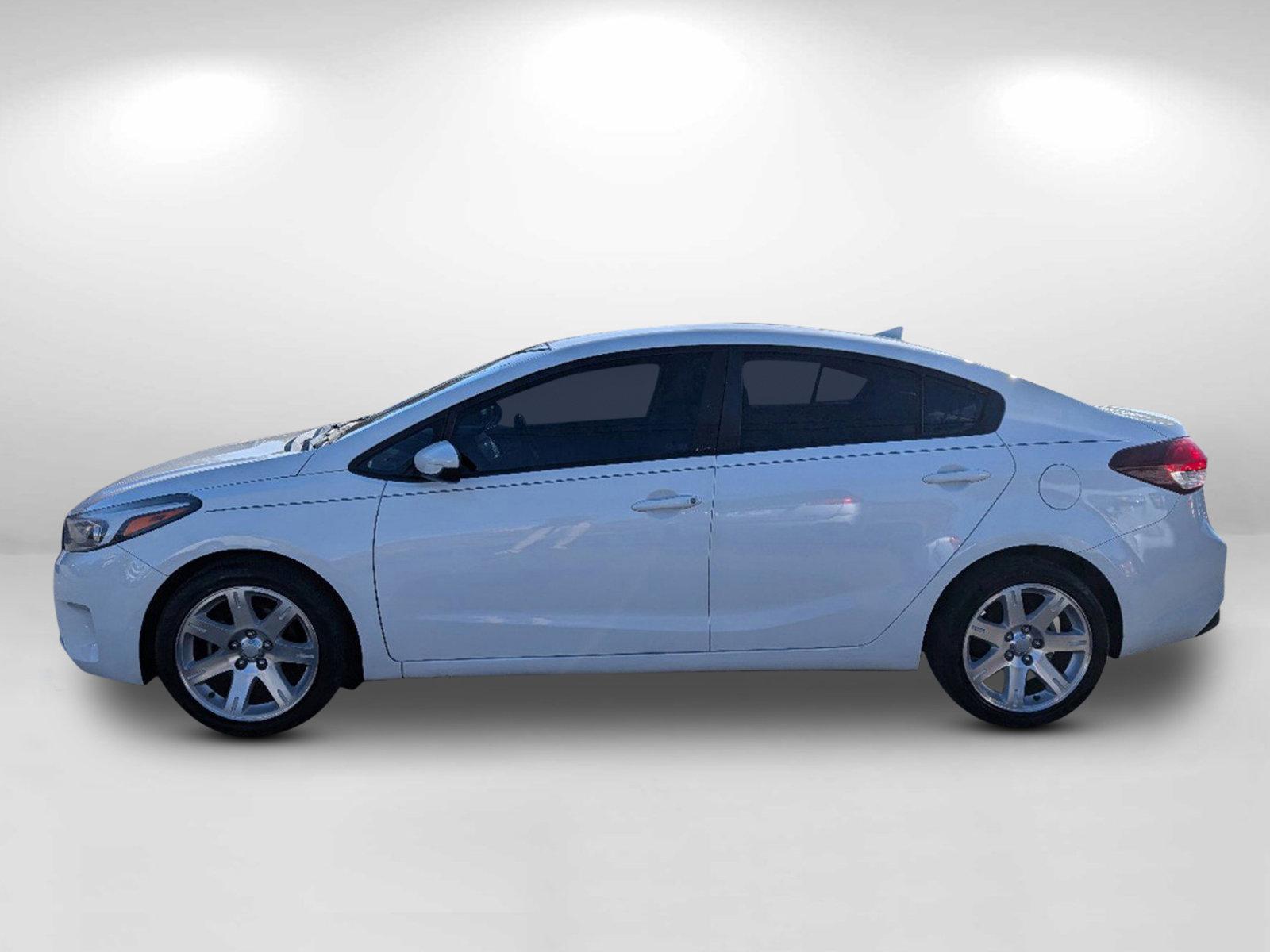 2017 /Gray Kia Forte LX (3KPFK4A79HE) with an Regular Unleaded I-4 2.0 L/122 engine, 6-Speed Automatic w/OD transmission, located at 804 22nd Ave, Phenix City, AL, 36870, (334) 297-1860, 32.484749, -85.024475 - 2017 Kia Forte LX - Photo#7