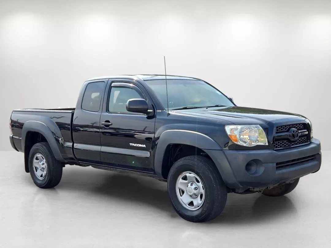 2011 Toyota Tacoma (5TFUX4EN8BX) with an Other engine, located at 521 Old Farm Lane Rd, Prattville, AL, 36066, (334) 325-1505, 32.482460, -86.416367 - **Explore the Great Outdoors with the 2011 Toyota Tacoma: Your Ultimate Adventure Companion!**<br /> <br /> Are you ready to take your adventures to new heights? Whether you're looking to haul gear for a weekend camping trip, navigate through the rugged backroads, or simply need a reliable truck for - Photo#2