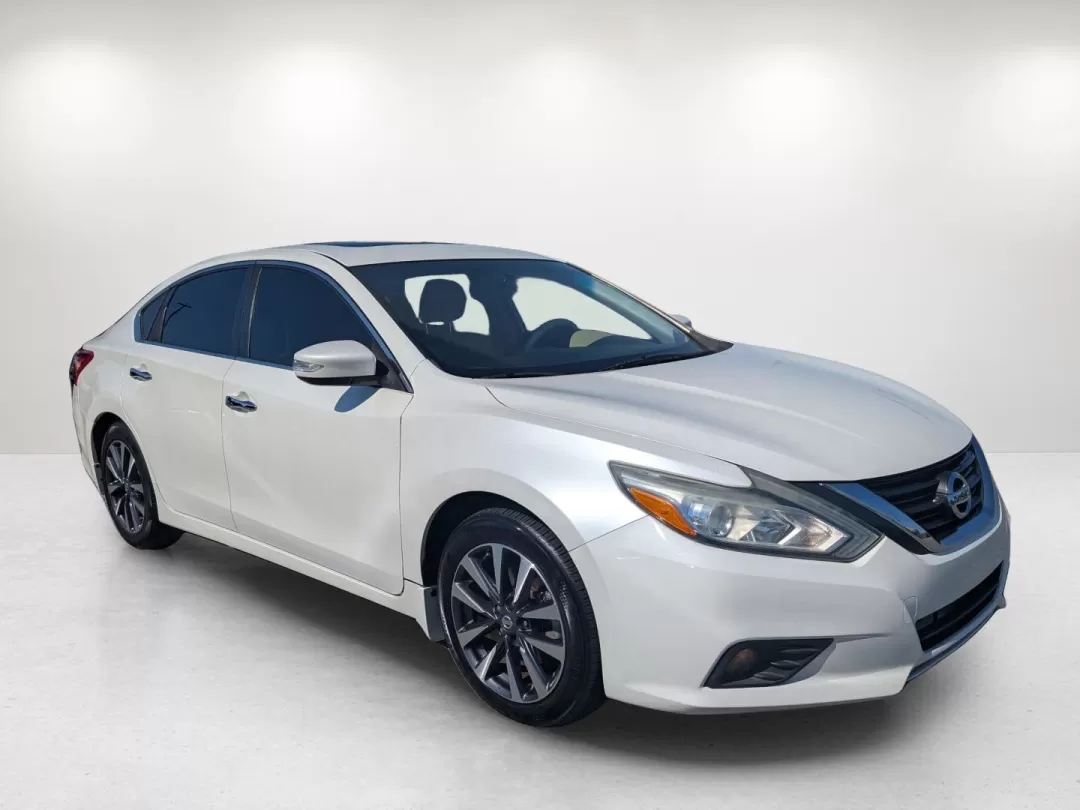 2016 /Beige Nissan Altima 2.5 SV (1N4AL3AP2GC) with an Other engine, located at 3959 U.S. 80 W, Phenix City, AL, 36870, (334) 297-4885, 32.469296, -85.135185 - Discover your next ride at Gils Auto in Phenix City, AL, where adventure meets affordability! If you're in the market for a reliable, comfortable sedan that's perfect for daily commutes or family trips, the 2016 Nissan Altima 2.5 SV is the vehicle you've been looking for. With its sleek Pearl White - Photo#3