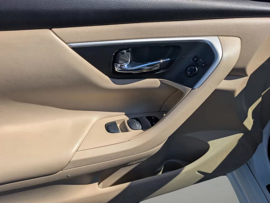 2016 /Beige Nissan Altima 2.5 SV (1N4AL3AP2GC) with an Other engine, located at 3959 U.S. 80 W, Phenix City, AL, 36870, (334) 297-4885, 32.469296, -85.135185 - Discover your next ride at Gils Auto in Phenix City, AL, where adventure meets affordability! If you're in the market for a reliable, comfortable sedan that's perfect for daily commutes or family trips, the 2016 Nissan Altima 2.5 SV is the vehicle you've been looking for. With its sleek Pearl White - Photo#8