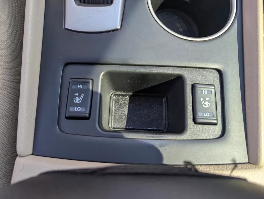 2016 /Beige Nissan Altima 2.5 SV (1N4AL3AP2GC) with an Other engine, located at 3959 U.S. 80 W, Phenix City, AL, 36870, (334) 297-4885, 32.469296, -85.135185 - Discover your next ride at Gils Auto in Phenix City, AL, where adventure meets affordability! If you're in the market for a reliable, comfortable sedan that's perfect for daily commutes or family trips, the 2016 Nissan Altima 2.5 SV is the vehicle you've been looking for. With its sleek Pearl White - Photo#15