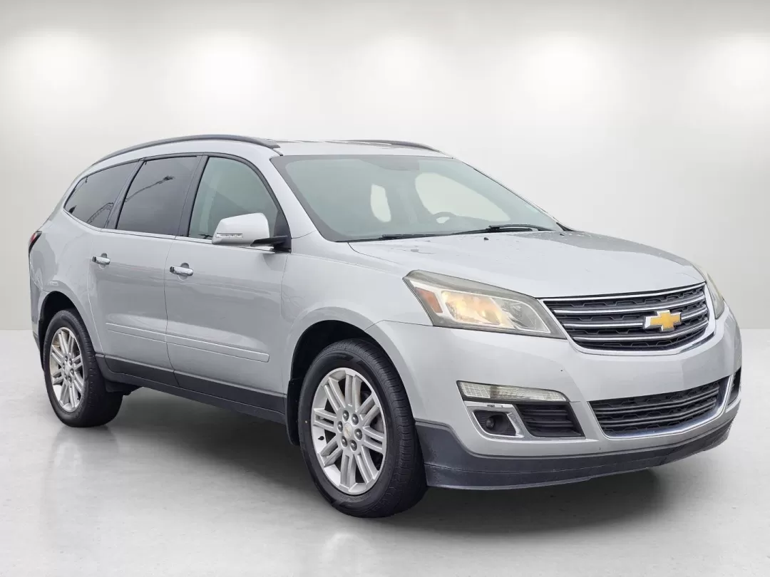 2015 /Ebony Chevrolet Traverse LT (1GNKRGKD9FJ) with an Other engine, located at 1430 Gateway Drive, Opelika, AL, 36801, (334) 239-0944, 32.637871, -85.409790 - Are you ready to elevate your family adventures or weekend getaways? Look no further! Gils Auto in Phenix City, AL, is thrilled to present a fantastic opportunity for you to own a 2015 Chevrolet Traverse LT. This SUV is the ideal choice for growing families or those who need space for friends, pets, - Photo#2