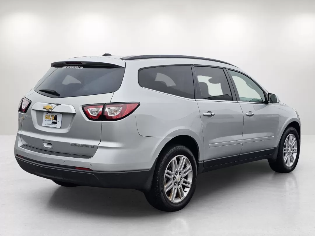 2015 /Ebony Chevrolet Traverse LT (1GNKRGKD9FJ) with an Other engine, located at 1430 Gateway Drive, Opelika, AL, 36801, (334) 239-0944, 32.637871, -85.409790 - Are you ready to elevate your family adventures or weekend getaways? Look no further! Gils Auto in Phenix City, AL, is thrilled to present a fantastic opportunity for you to own a 2015 Chevrolet Traverse LT. This SUV is the ideal choice for growing families or those who need space for friends, pets, - Photo#4