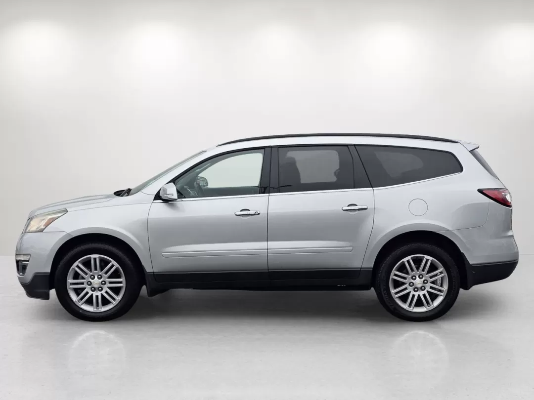 2015 /Ebony Chevrolet Traverse LT (1GNKRGKD9FJ) with an Other engine, located at 1430 Gateway Drive, Opelika, AL, 36801, (334) 239-0944, 32.637871, -85.409790 - Are you ready to elevate your family adventures or weekend getaways? Look no further! Gils Auto in Phenix City, AL, is thrilled to present a fantastic opportunity for you to own a 2015 Chevrolet Traverse LT. This SUV is the ideal choice for growing families or those who need space for friends, pets, - Photo#7