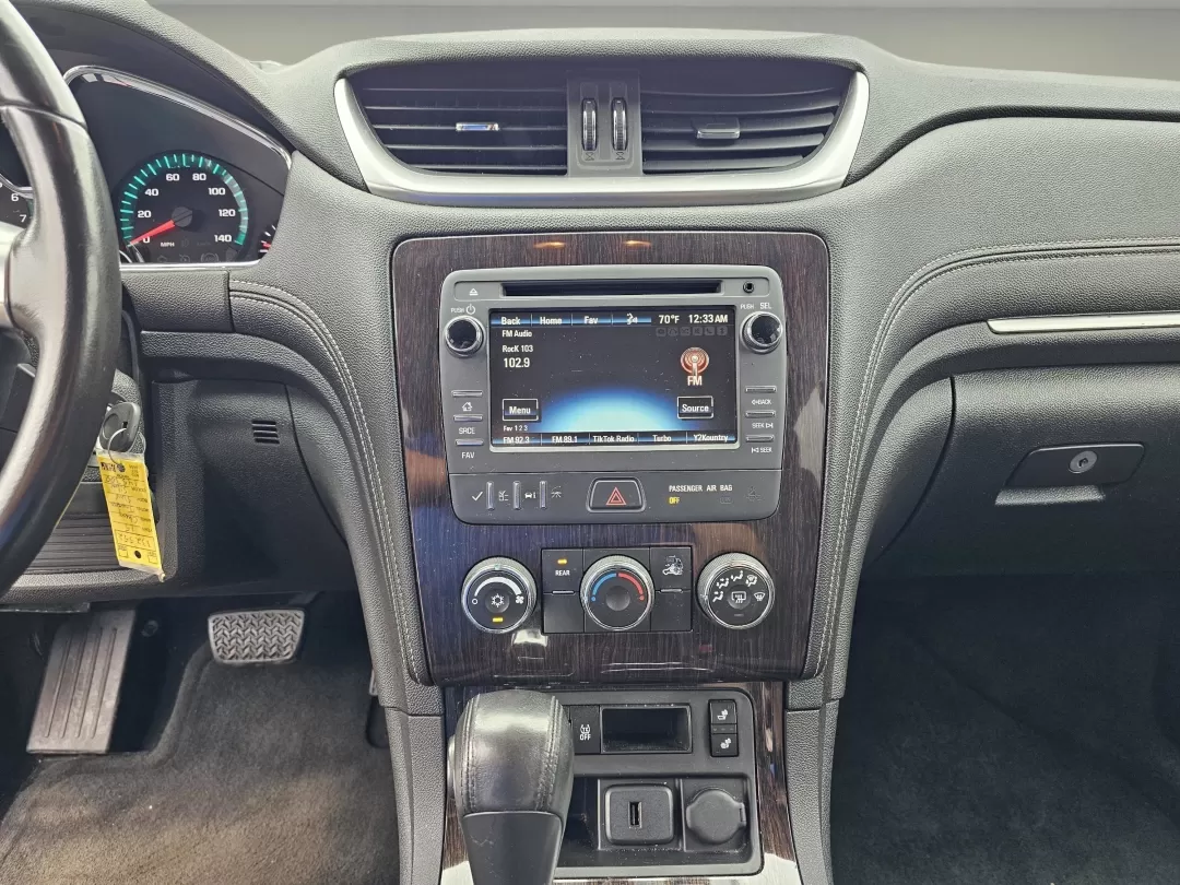 2015 /Ebony Chevrolet Traverse LT (1GNKRGKD9FJ) with an Other engine, located at 1430 Gateway Drive, Opelika, AL, 36801, (334) 239-0944, 32.637871, -85.409790 - Are you ready to elevate your family adventures or weekend getaways? Look no further! Gils Auto in Phenix City, AL, is thrilled to present a fantastic opportunity for you to own a 2015 Chevrolet Traverse LT. This SUV is the ideal choice for growing families or those who need space for friends, pets, - Photo#10