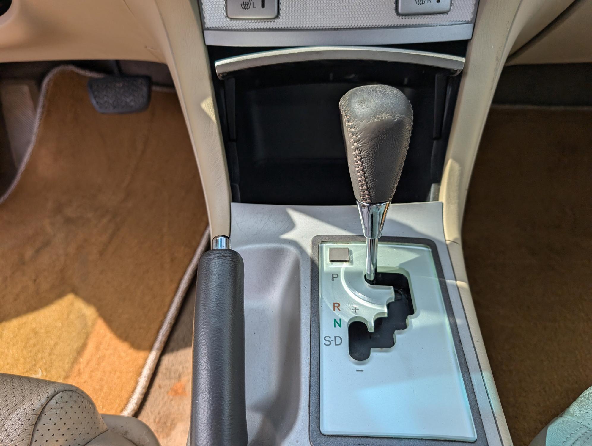 2006 Toyota Camry Solara SLE V6 (4T1CA30P96U) with an Gas V6 3.3L/201 engine, 5-Speed Automatic w/OD transmission, located at 3959 U.S. 80 W, Phenix City, AL, 36870, (334) 297-4885, 32.469296, -85.135185 - 2006 Toyota Camry Solara SLE V6 - Photo#13