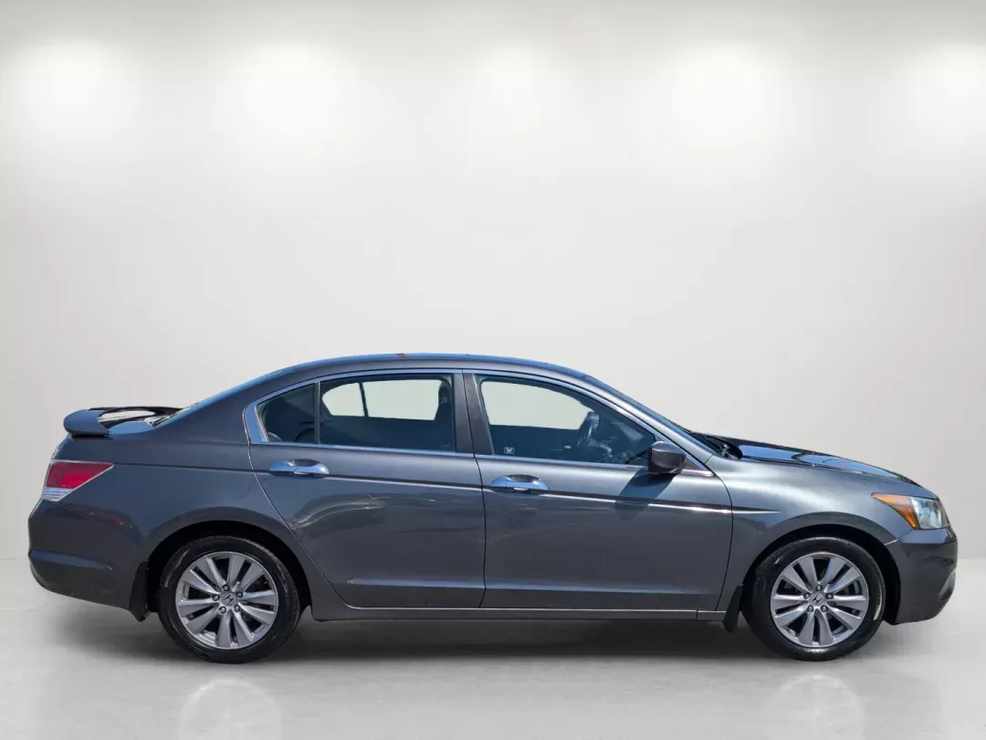 2011 Honda Accord Sdn EX-L (1HGCP3F83BA) with an Gas V6 3.5L/212 engine, 5-Speed Automatic transmission, located at 1430 Gateway Drive, Opelika, AL, 36801, (334) 239-0944, 32.637871, -85.409790 - 2011 Honda Accord Sdn EX-L - Photo#3