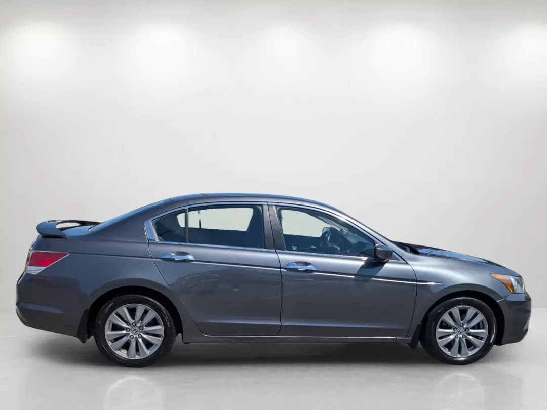 2011 Honda Accord Sdn EX-L (1HGCP3F83BA) with an Gas V6 3.5L/212 engine, 5-Speed Automatic transmission, located at 1430 Gateway Drive, Opelika, AL, 36801, (334) 239-0944, 32.637871, -85.409790 - 2011 Honda Accord Sdn EX-L - Photo#4