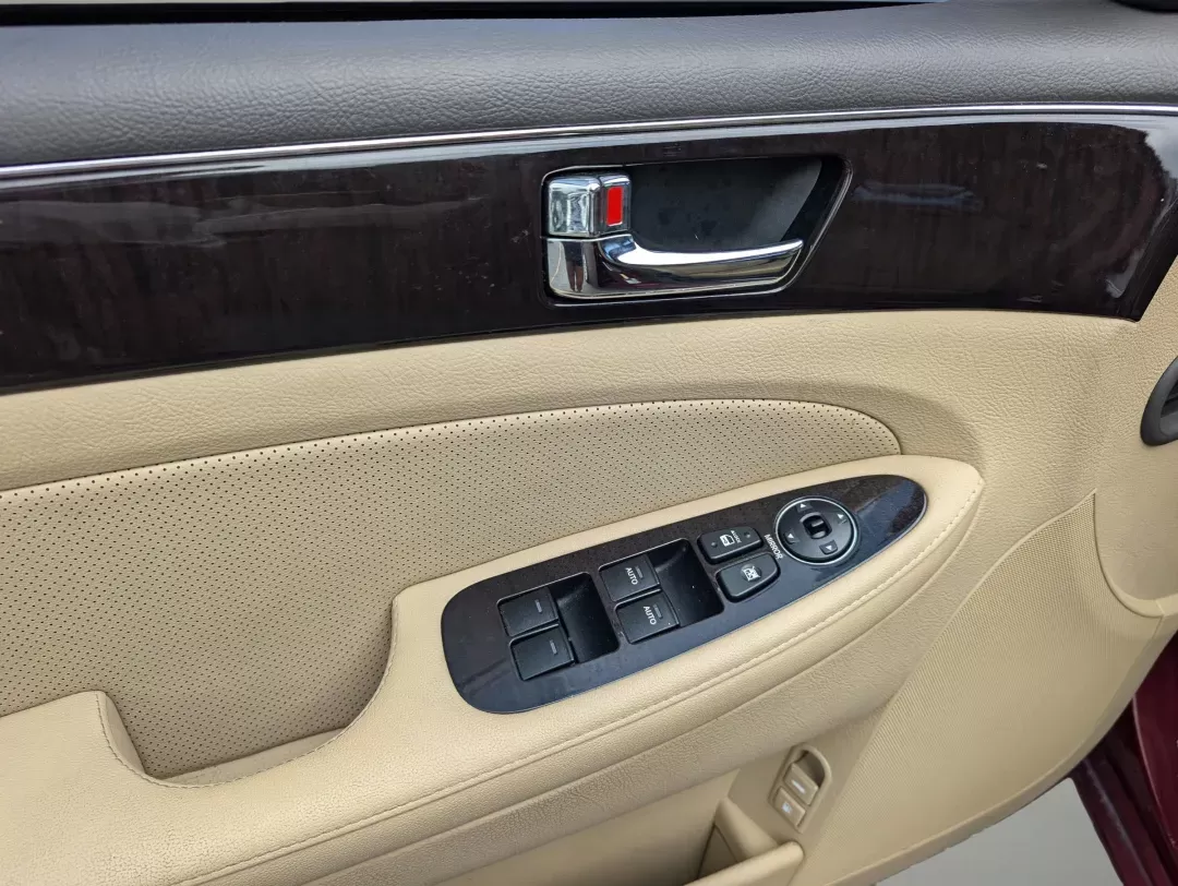 2011 /Cashmere Hyundai Genesis (KMHGC4DE2BU) with an Other engine, located at 7000 Northlake Connector, Columbus, GA, 31904, (706) 987-8085, 32.524975, -84.978134 - ### Elevate Your Driving Experience with This 2011 Hyundai Genesis!<br /> <br /> Looking for a vehicle that combines luxury, comfort, and reliability? This stunning 2011 Hyundai Genesis is ideal for anyone-whether you're a growing family seeking a spacious sedan, a commuter wanting to upgrade your d - Photo#8