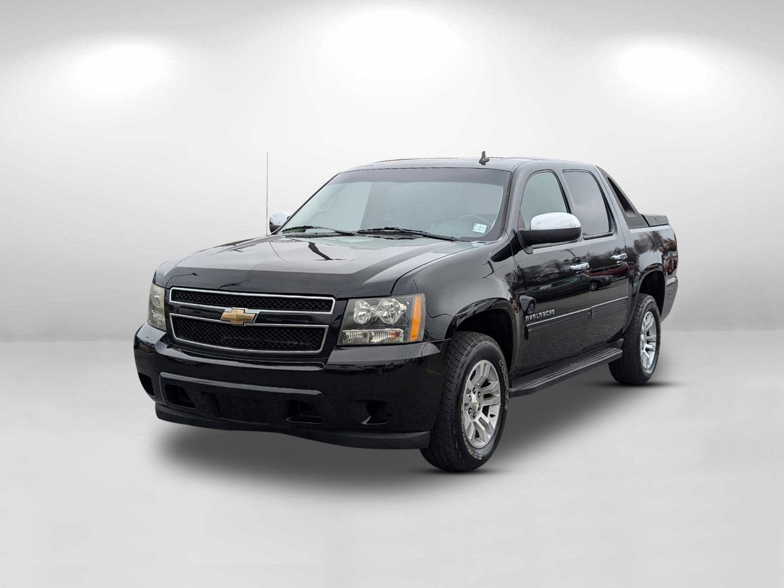 2010 /Ebony Chevrolet Avalanche LS (3GNNCEE00AG) with an Gas/Ethanol V8 5.3L/325 engine, 6-Speed Automatic w/OD transmission, located at 7000 Northlake Connector, Columbus, GA, 31904, (706) 987-8085, 32.524975, -84.978134 - 2010 Chevrolet Avalanche LS - Photo#1