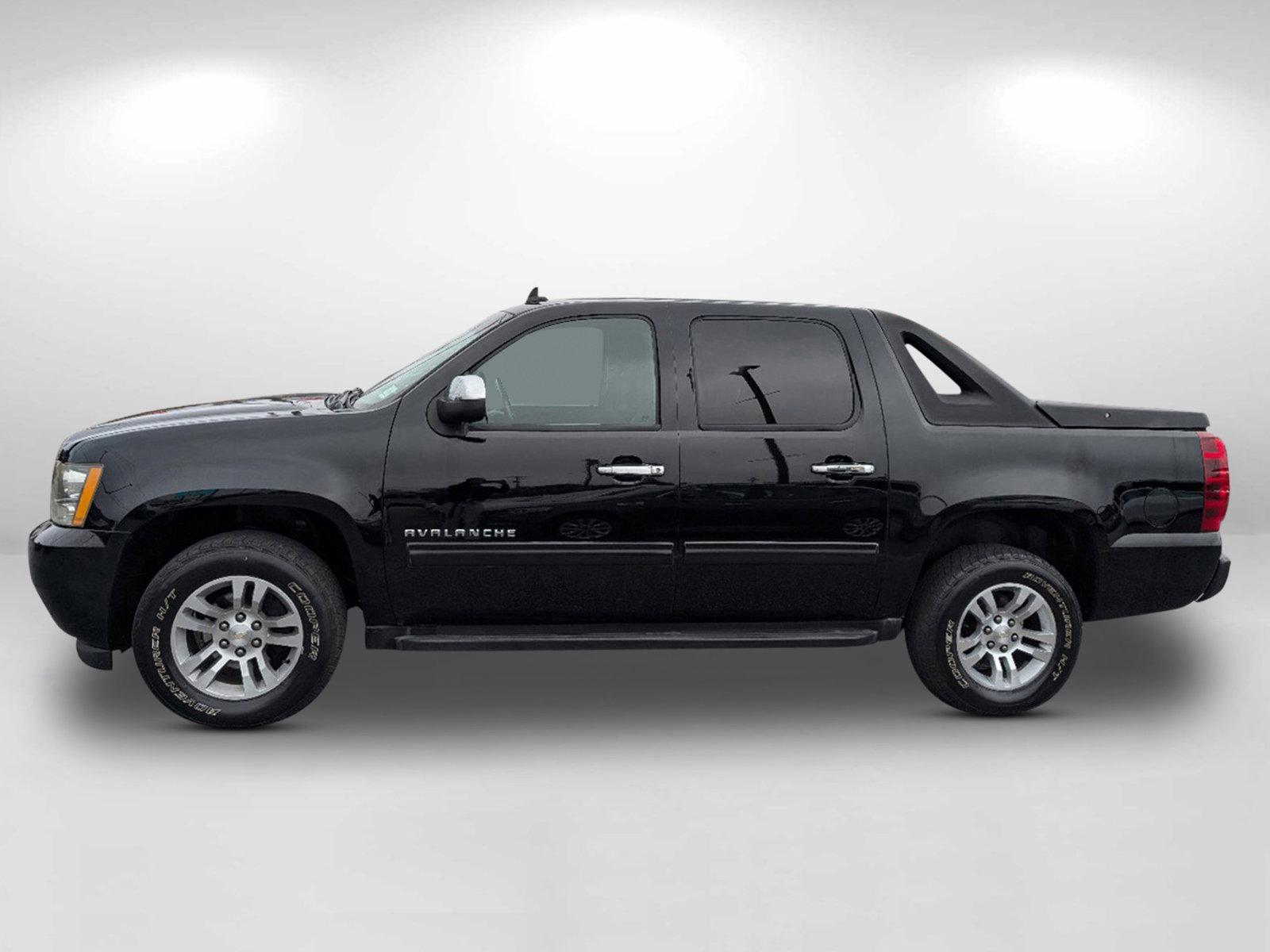 2010 /Ebony Chevrolet Avalanche LS (3GNNCEE00AG) with an Gas/Ethanol V8 5.3L/325 engine, 6-Speed Automatic w/OD transmission, located at 5115 14th Ave., Columbus, GA, 31904, (706) 323-0345, 32.511494, -84.971046 - 2010 Chevrolet Avalanche LS - Photo#7