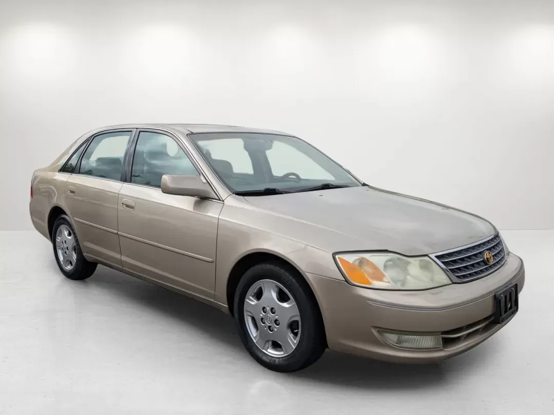 2004 Toyota Avalon XLS (4T1BF28B44U) with an Gas V6 3.0L/183 engine, 4-Speed Automatic w/OD transmission, located at 521 Old Farm Lane Rd, Prattville, AL, 36066, (334) 325-1505, 32.482460, -86.416367 - 2004 Toyota Avalon XLS - Photo#2