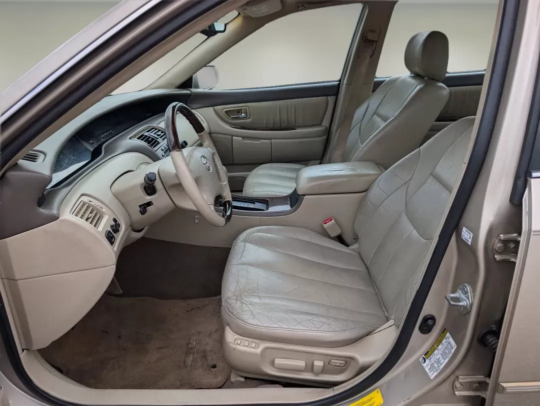 2004 Toyota Avalon XLS (4T1BF28B44U) with an Gas V6 3.0L/183 engine, 4-Speed Automatic w/OD transmission, located at 521 Old Farm Lane Rd, Prattville, AL, 36066, (334) 325-1505, 32.482460, -86.416367 - 2004 Toyota Avalon XLS - Photo#9