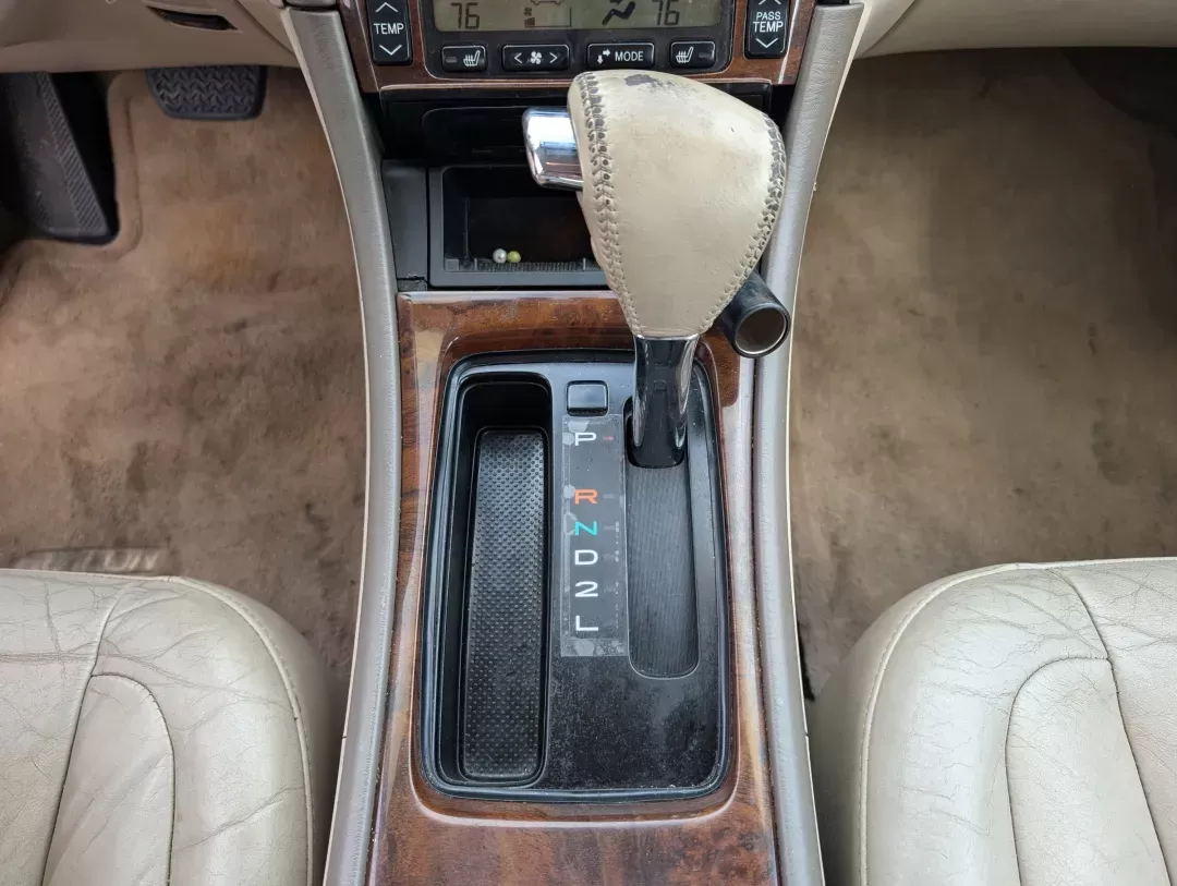 2004 Toyota Avalon XLS (4T1BF28B44U) with an Gas V6 3.0L/183 engine, 4-Speed Automatic w/OD transmission, located at 521 Old Farm Lane Rd, Prattville, AL, 36066, (334) 325-1505, 32.482460, -86.416367 - 2004 Toyota Avalon XLS - Photo#12