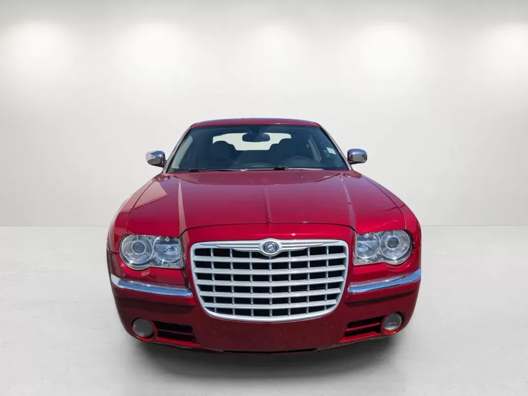 2007 Chrysler 300 (2C3KA63H47H) with an Gas V8 5.7L/345 engine, 5-Speed Automatic transmission, located at 7000 Northlake Connector, Columbus, GA, 31904, (706) 987-8085, 32.524975, -84.978134 - 2007 Chrysler 300 - Photo#1