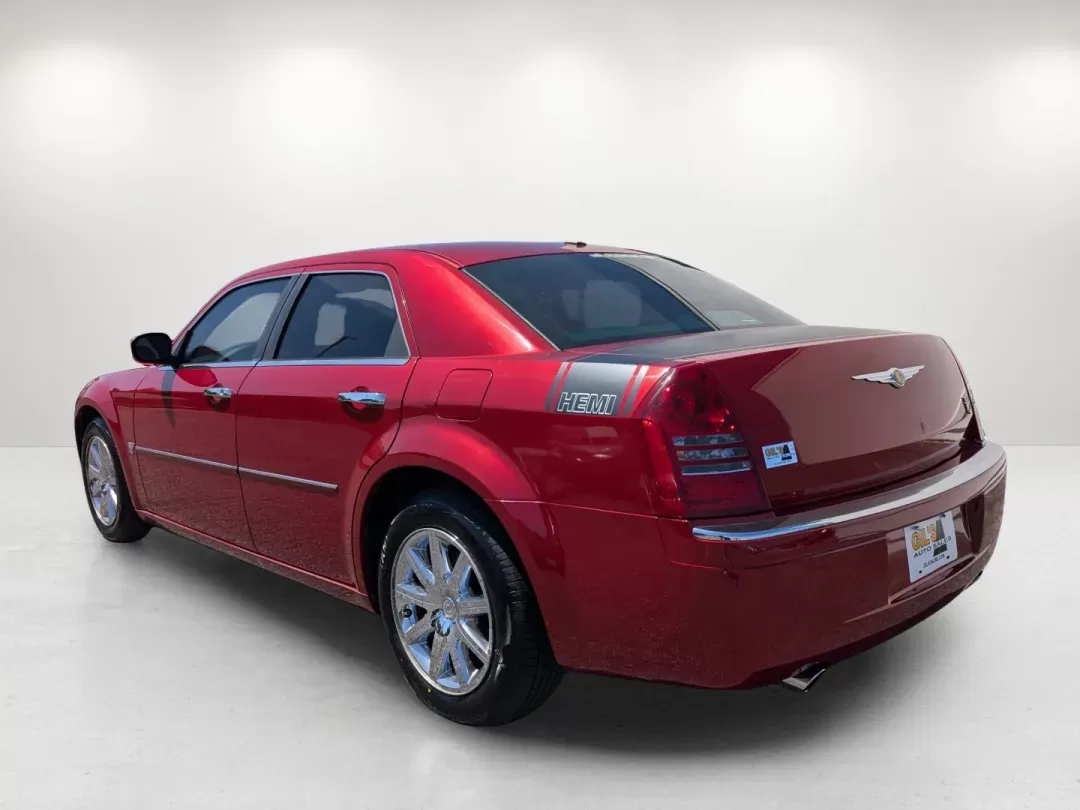 2007 Chrysler 300 (2C3KA63H47H) with an Gas V8 5.7L/345 engine, 5-Speed Automatic transmission, located at 7000 Northlake Connector, Columbus, GA, 31904, (706) 987-8085, 32.524975, -84.978134 - 2007 Chrysler 300 - Photo#6