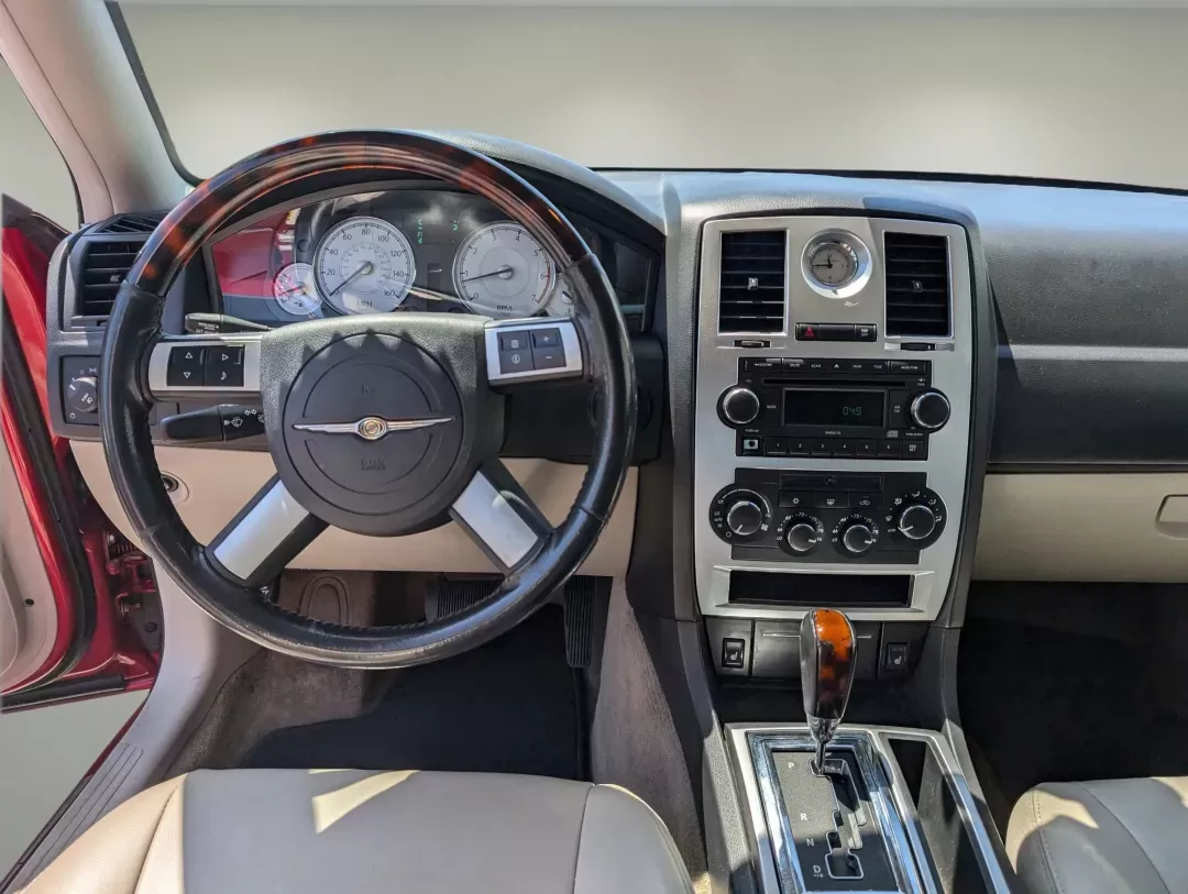 2007 Chrysler 300 (2C3KA63H47H) with an Gas V8 5.7L/345 engine, 5-Speed Automatic transmission, located at 7000 Northlake Connector, Columbus, GA, 31904, (706) 987-8085, 32.524975, -84.978134 - 2007 Chrysler 300 - Photo#11