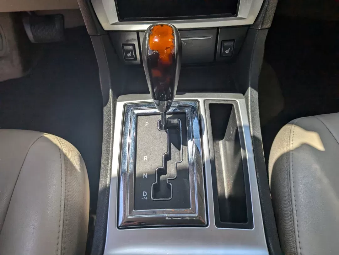 2007 Chrysler 300 (2C3KA63H47H) with an Gas V8 5.7L/345 engine, 5-Speed Automatic transmission, located at 7000 Northlake Connector, Columbus, GA, 31904, (706) 987-8085, 32.524975, -84.978134 - 2007 Chrysler 300 - Photo#12