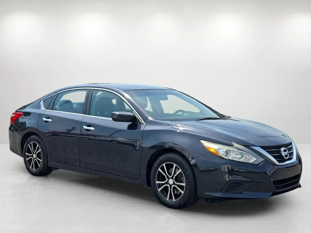 2016 Nissan Altima 2.5 (1N4AL3AP5GN) with an Other engine, located at 5115 14th Ave., Columbus, GA, 31904, (706) 323-0345, 32.511494, -84.971046 - ### Discover Your Next Adventure with the 2016 Nissan Altima at Gils Auto - Columbus!<br /> <br /> Are you searching for a reliable and stylish sedan that fits your family's lifestyle or enhances your daily commute? Look no further! The 2016 Nissan Altima is perfect for anyone who values comfort, te - Photo#2