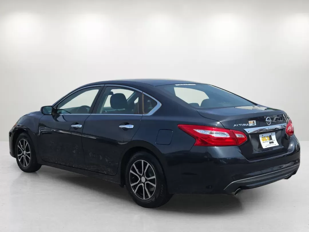 2016 Nissan Altima 2.5 (1N4AL3AP5GN) with an Other engine, located at 5115 14th Ave., Columbus, GA, 31904, (706) 323-0345, 32.511494, -84.971046 - ### Discover Your Next Adventure with the 2016 Nissan Altima at Gils Auto - Columbus!<br /> <br /> Are you searching for a reliable and stylish sedan that fits your family's lifestyle or enhances your daily commute? Look no further! The 2016 Nissan Altima is perfect for anyone who values comfort, te - Photo#6