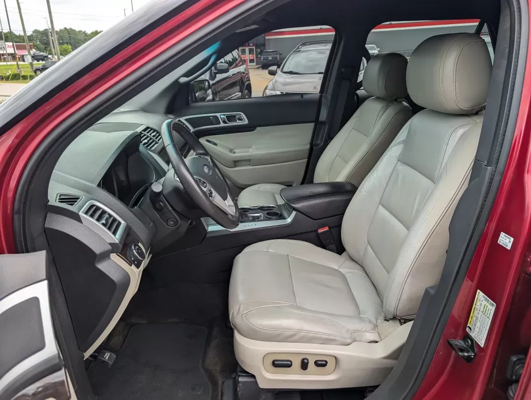 2015 Ford Explorer Limited (1FM5K7F87FG) with an Regular Unleaded V-6 3.5 L/213 engine, 6-Speed Automatic w/OD transmission, located at 3959 U.S. 80 W, Phenix City, AL, 36870, (334) 297-4885, 32.469296, -85.135185 - 2015 Ford Explorer Limited - Photo#10