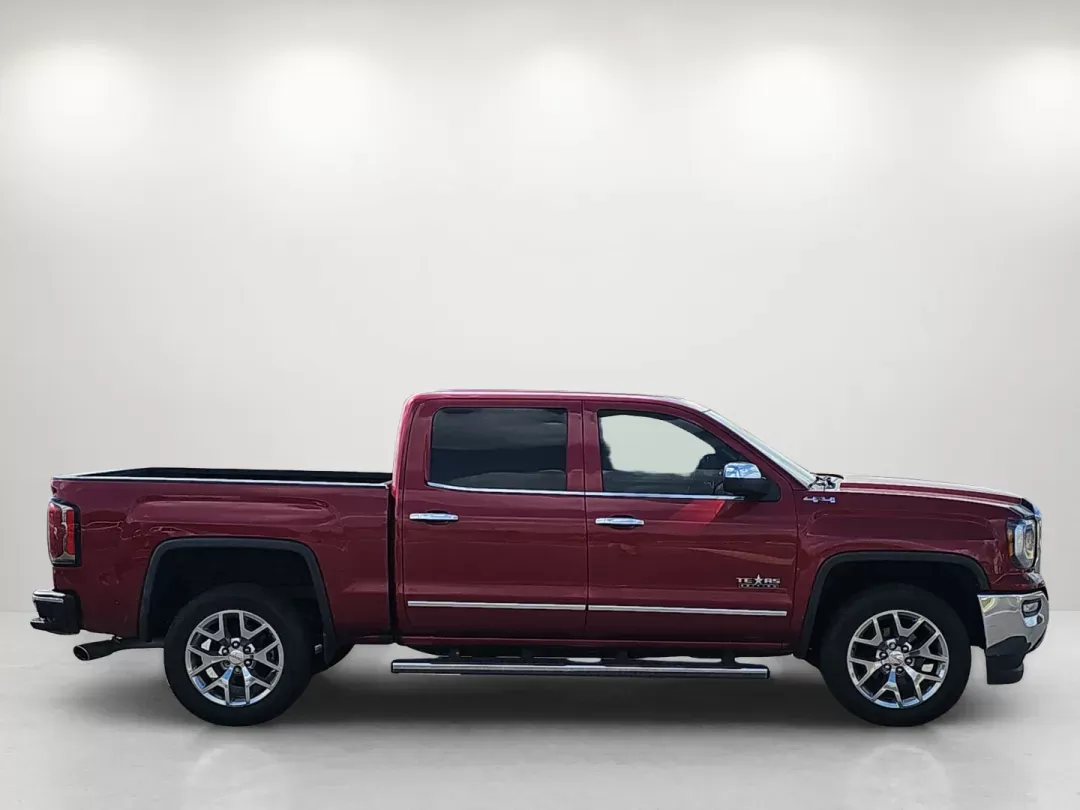 2018 /Cocoa/Dune GMC Sierra 1500 SLT (3GTU2NECXJG) with an Gas V8 5.3L/325 engine, 6-Speed Automatic transmission, located at 521 Old Farm Lane Rd, Prattville, AL, 36066, (334) 325-1505, 32.482460, -86.416367 - 2018 GMC Sierra 1500 SLT - Photo#3